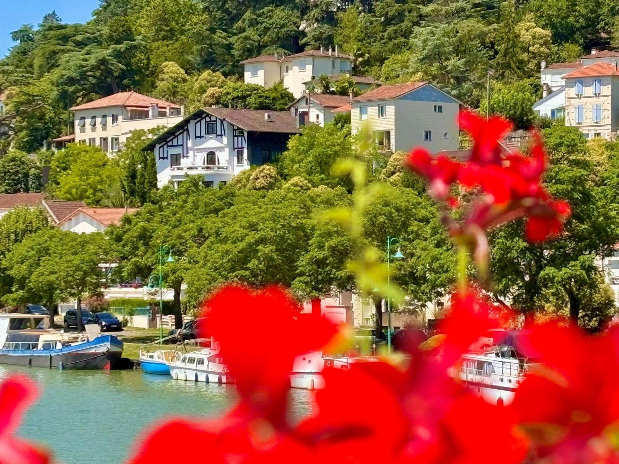Quand La Ville Dort Agén Exterior foto